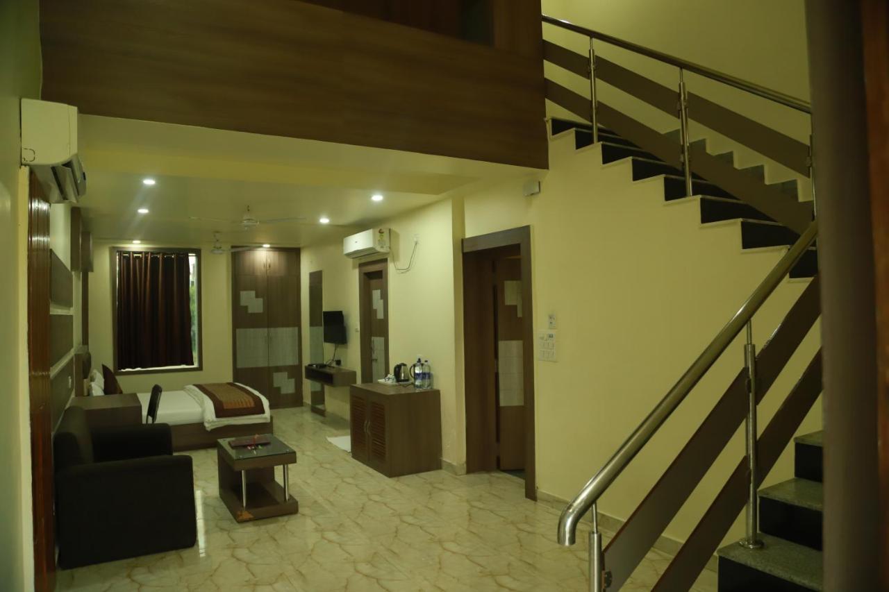Hotel Sukhdeo Palace Gaya Exterior foto